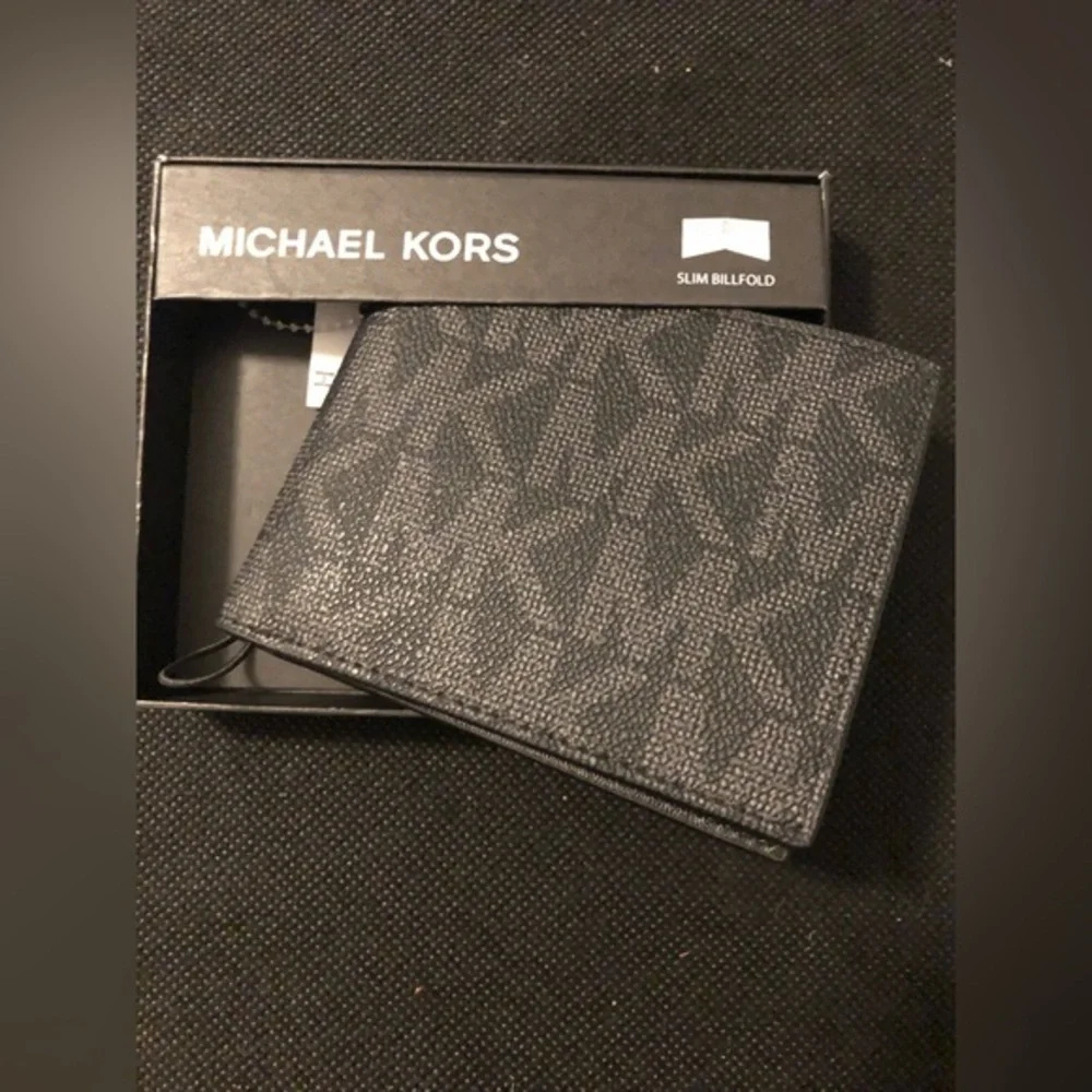 Michael Kors black monogram bifold‎ men’s jet set wallet new in box